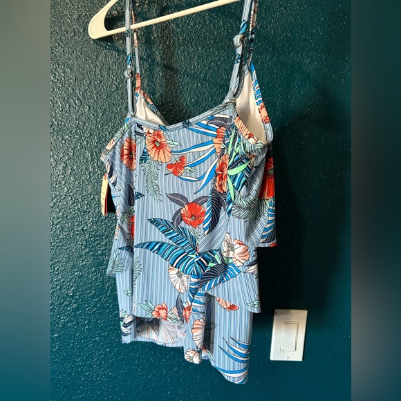 St. John’s Bay swim tank top - Picture 3 of 5